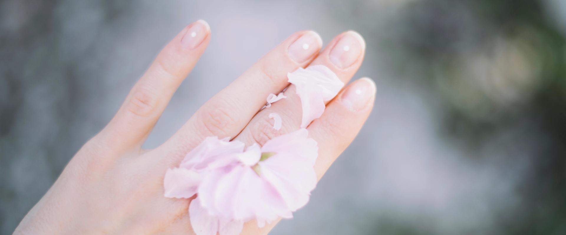 Onycholiza paznokci – jakie są objawy, przyczyny i jak ją leczyć?
